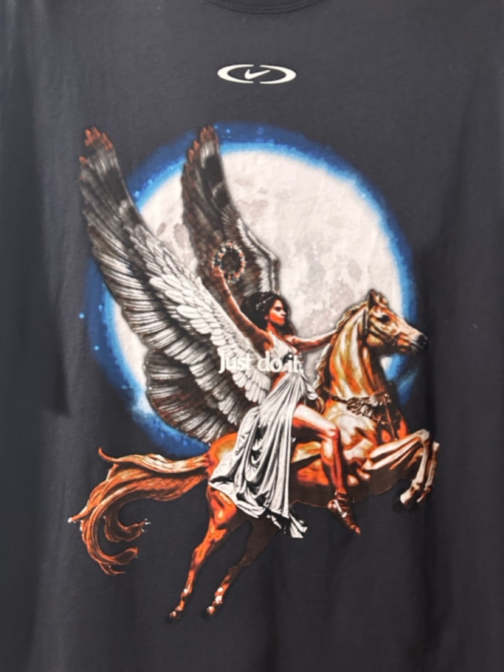 Nike Sportswear Essential Pegasus Soaring Graphic T-shirt Size XL (NWT) - Picture 2 of 5